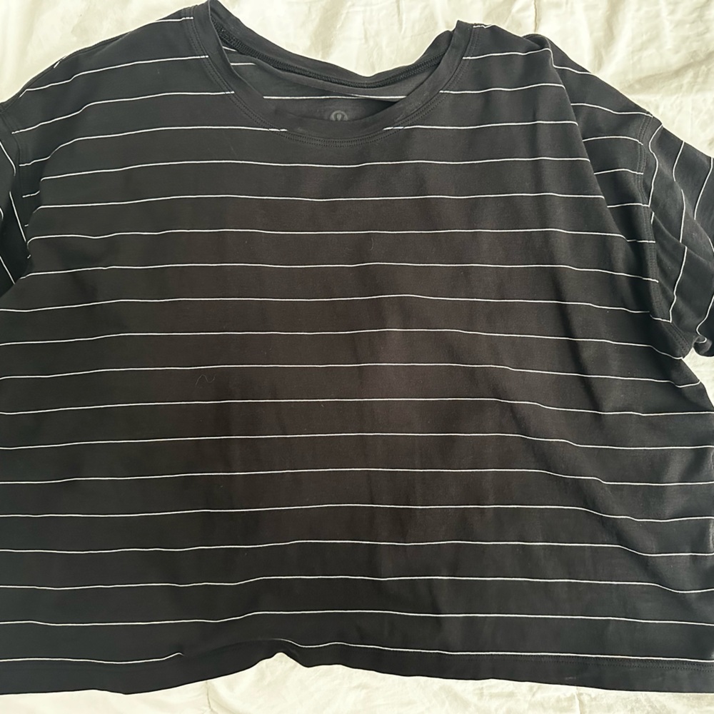 Lululemon Cates Tee. Size 8. Cropped